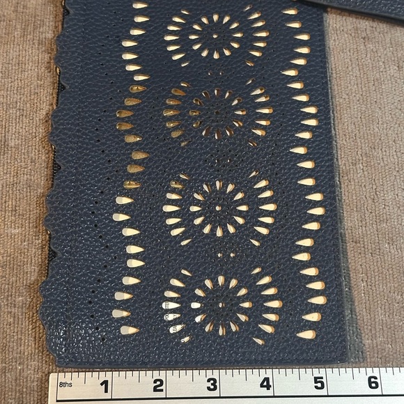 MARK & HALL SCALLOPED CUTOUT DESIGN Navy Clutch Wristlet - Picture 5 of 5